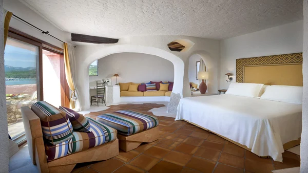 Cala_di_Volpe_Hotel_CostaSmeralda_Suite_Premium_Bedroom_5