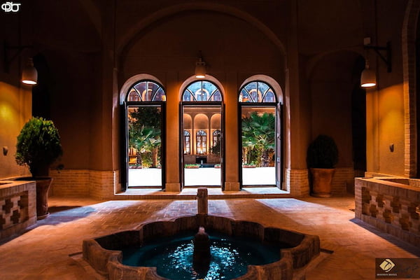 Приключения одного журналиста и двух блоггеров в Язде и Кашане 